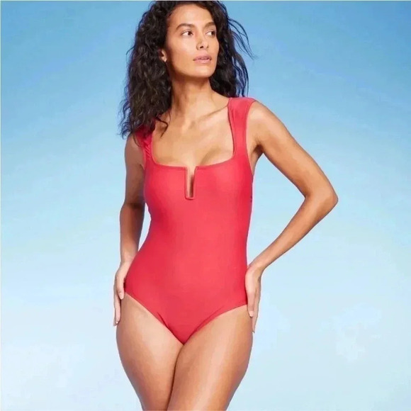 NWT Full Coverage Tummy Control
Cap Sleeve U-Wire One Piece Swimsuit - K… - Picture 1 of 6